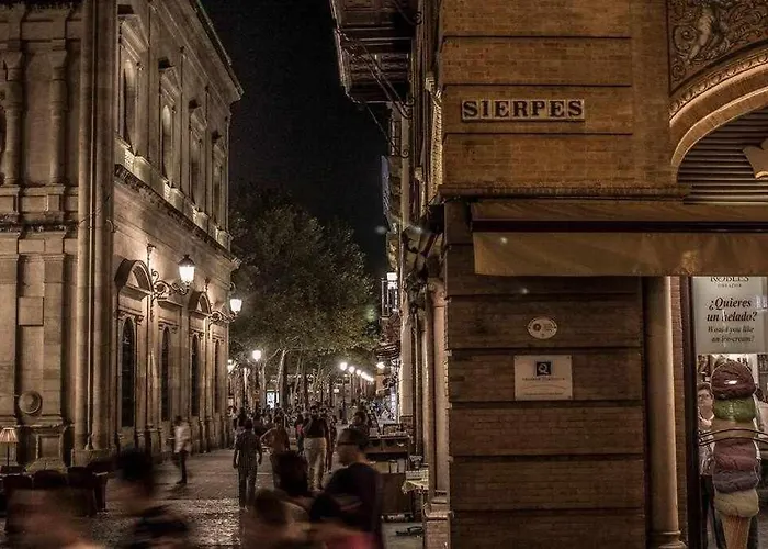 Casa con piscina junto catedral de sevilla
